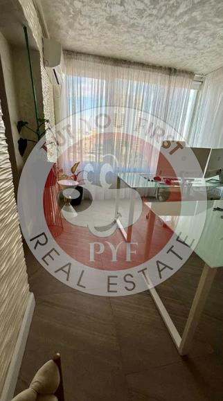 Universitate l Spatiu Birou l Triplex l Decomandat l 220mp l B10164